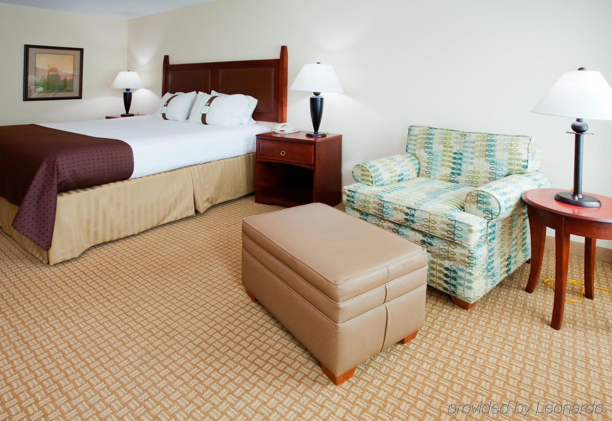 Holiday Inn Express & Suites Asheville Downtown By Ihg Room photo